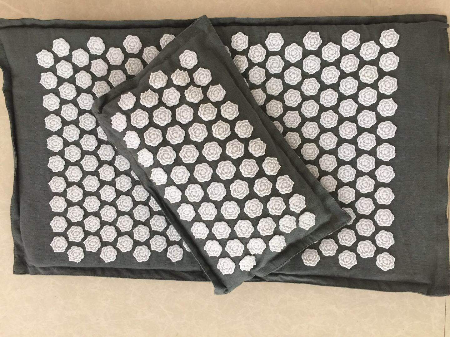 Acupuncture massage mat